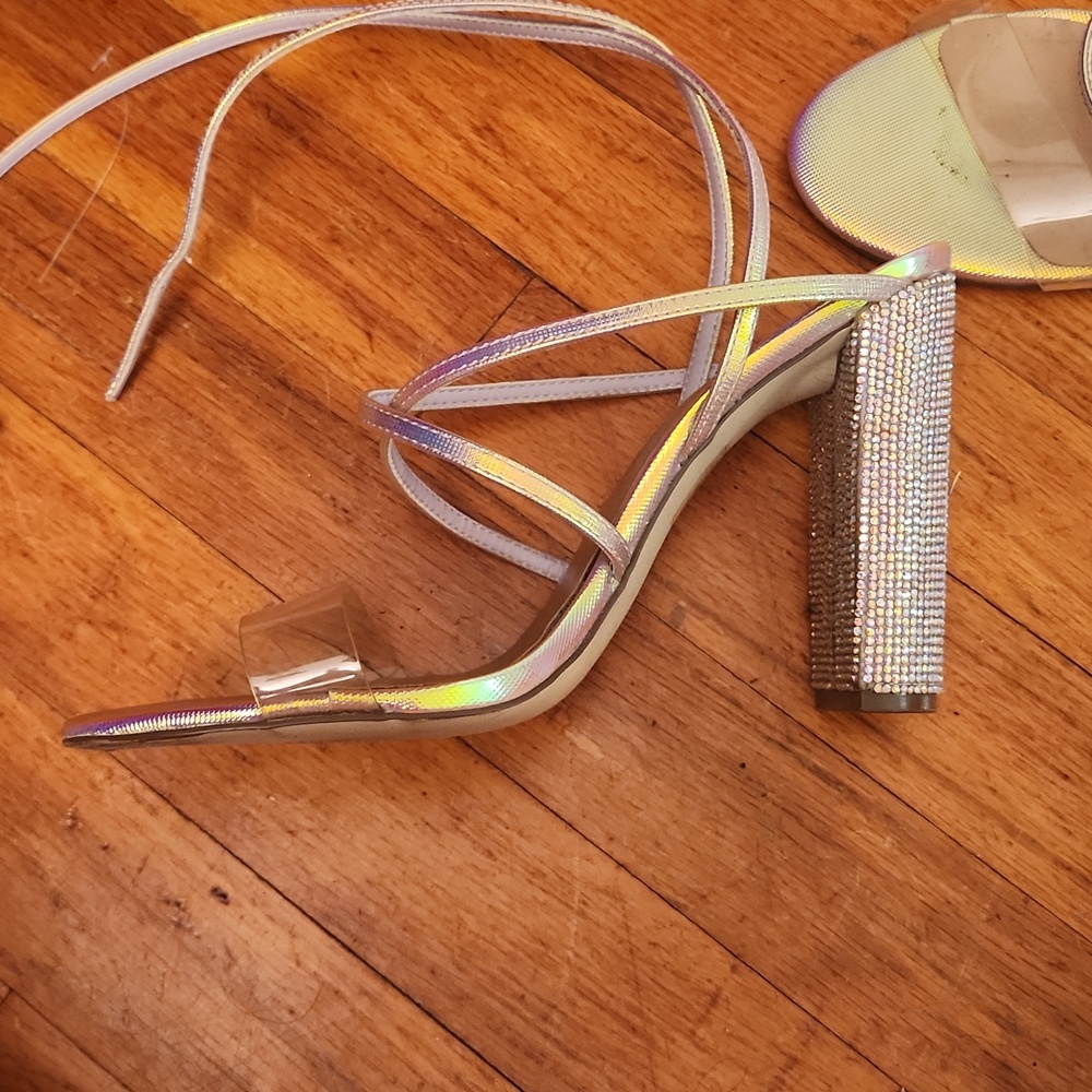 Silver Heels - image 2